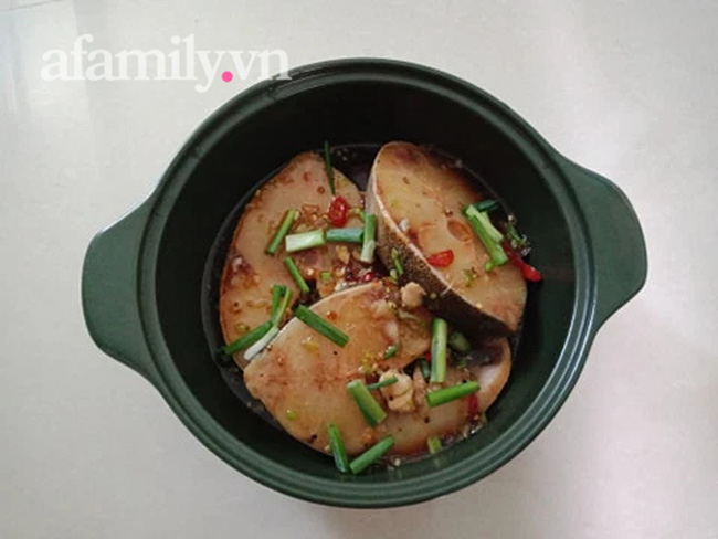 Ai bảo cá phải kho lâu mới ngon, cá kho kiểu này vừa nhanh vừa ngon hết nấc luôn!-4