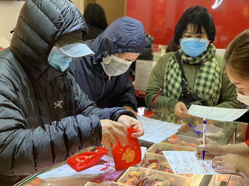 Giá vàng hôm nay 21/2: Mỹ - Nga căng thẳng, vàng 1 hướng tăng lên-1