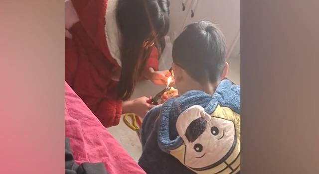 Bố thách thức con trai: Con mở được két sắt bố sẽ chổng ngược đi vệ sinh”, không ngờ đứa trẻ phá khóa trong 30 giây chỉ nhờ vào thứ này-2