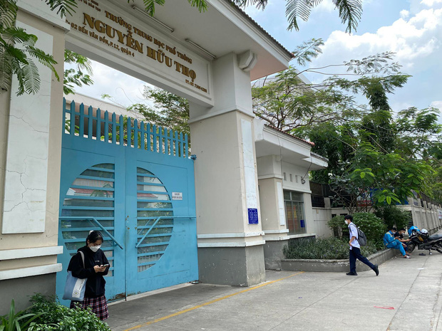 TP.HCM: Nữ sinh lớp 10 bất ngờ nhảy lầu tự tử trong giờ ra chơi-1