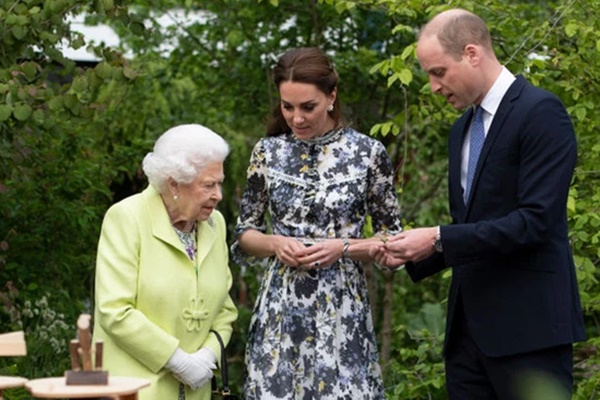 Công thức ruột của Công nương Kate mỗi khi diện blazer: Tinh tế đúng chuẩn công sở còn hack dáng thon gọn hợp nàng 30+-10