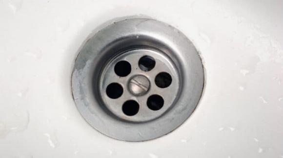 Đây là cách dễ dàng nhất để làm sạch cống thoát nước nhà tắm mà không cần dung dịch tẩy rửa cống!-3