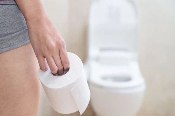 Đi đại tiện hơn 5 phút mỗi lần tăng nguy cơ mắc 4 bệnh nguy hiểm, tiết lộ 2 thời điểm đi đại tiện chứng tỏ đường ruột khỏe mạnh, sống thọ-3