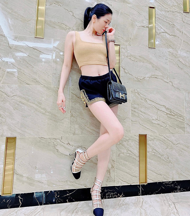 Hương Giang diện blazer chất đét: Nhìn xa cứ tưởng thả rông, phải dụi mắt mấy lần-16