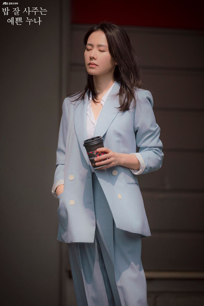 Son Ye Jin mặc áo sơ mi đẹp đỉnh cao trong mọi bộ phim cô đóng chính-2