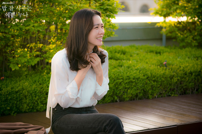 Son Ye Jin mặc áo sơ mi đẹp đỉnh cao trong mọi bộ phim cô đóng chính-3