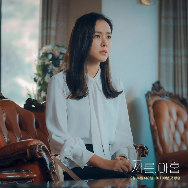 Son Ye Jin mặc áo sơ mi đẹp đỉnh cao trong mọi bộ phim cô đóng chính-10