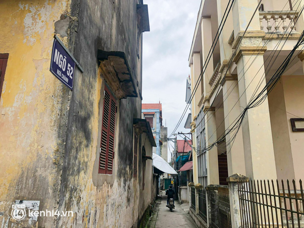 Hà Nội: Thực hư chuyện người đàn ông tàn tật chữa khỏi bệnh Covid-19 nổi tiếng khắp 1 huyện, người dân xếp hàng dài đến mua?-2