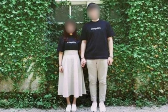 Vợ tiết lộ ông chồng quá mức tằn tiện, nhìn thì có vẻ sang chảnh nhưng thấy cách anh ta làm với tấm thảm mà choáng váng