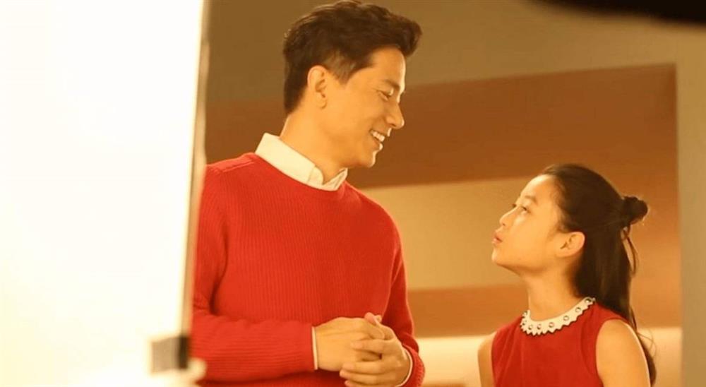 Mẹ ơi, mông con cũng biết nổi cáu, con gái 11 tuổi vén áo làm một chuyện khiến người mẹ bật khóc-2