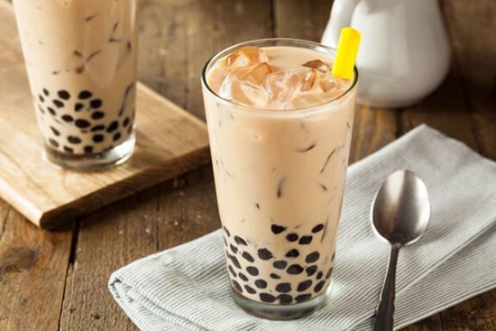 Vợ trẻ muốn uống trà sữa, chồng không để ý lái thẳng xe về nhà, chuyện sau đó mới khiến anh ta khủng hoảng