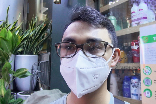 Bác sĩ dỏm điều trị F0 ở TP.HCM: Khai từng học ngành y nhưng bỏ ngang, vướng lùm xùm quyên góp từ thiện-1