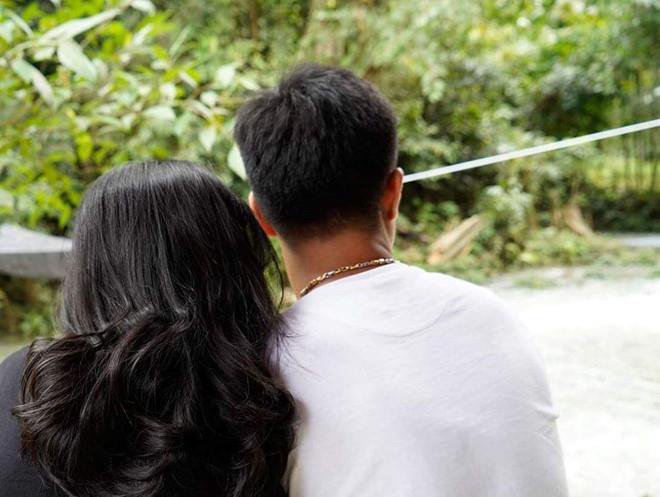 Mối tình 4 năm của cầu thủ Hà Đức Chinh và vợ-2