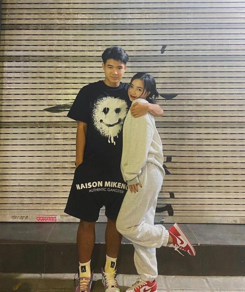 Mối tình 4 năm của cầu thủ Hà Đức Chinh và vợ-5