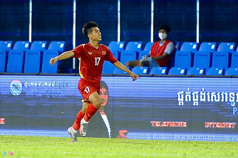 Hành động đẹp của thủ môn U23 Việt Nam ở trận Thái Lan-1