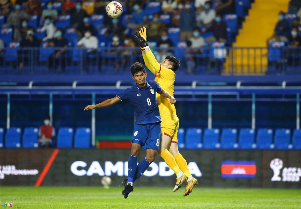 Hành động đẹp của thủ môn U23 Việt Nam ở trận Thái Lan-4