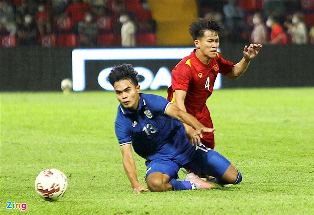 Hành động đẹp của thủ môn U23 Việt Nam ở trận Thái Lan-5