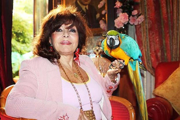 Chuyện con dâu gia tộc Gucci thuê sát thủ giết chồng ngoại tình, mang danh góa phụ đen tưởng vào tù trả nghiệp ai ngờ sướng hơn tiên-11