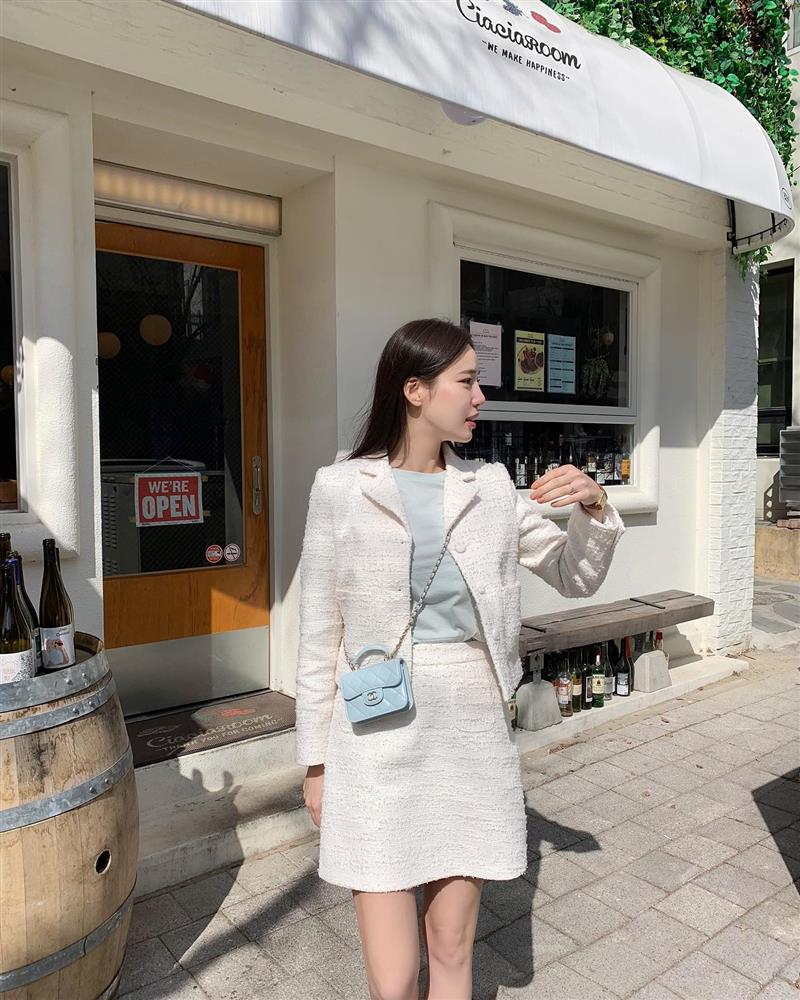 4 kiểu chân váy hack tuổi đỉnh nhất nhưng không khiến nàng 30+ trông cưa sừng làm nghé-12