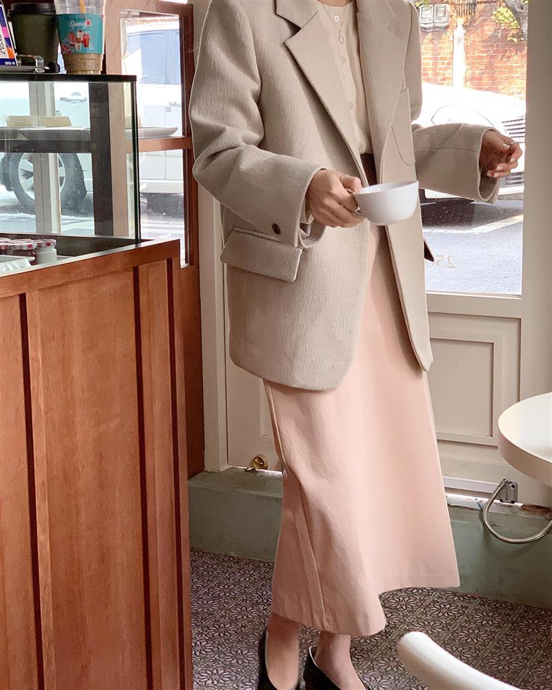 4 kiểu chân váy hack tuổi đỉnh nhất nhưng không khiến nàng 30+ trông cưa sừng làm nghé-5