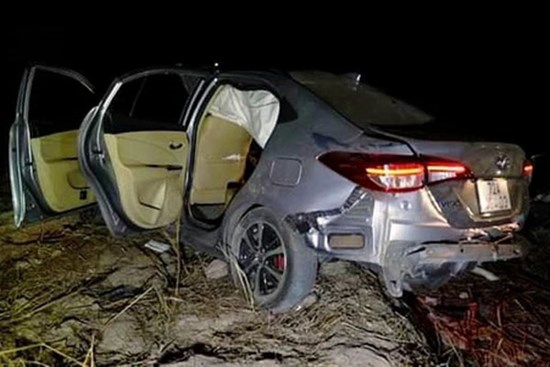 Ô tô lao xuống hố sâu ở Bà Rịa - Vũng Tàu, 3 người thương vong, hiện trường gây ám ảnh