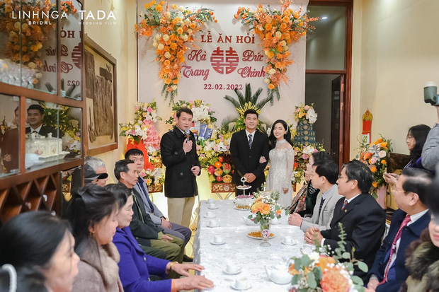 Ảnh: Hà Đức Chinh hạnh phúc bên cô dâu xinh đẹp trong ngày cưới-3