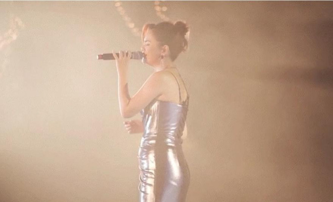 Vui đùa cùng con gái, Phạm Quỳnh Anh tự để lộ vòng 2 lùm lùm giữa nghi vấn mang thai nhóc tỳ thứ 3?-3