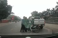 Bạn trai bị tài xế ô tô tát giữa đường, cô gái đi cùng có hành động gây chú ý