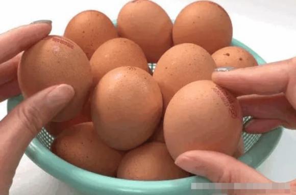Dùng cách này bảo quản trứng hiệu quả hơn cả tủ lạnh, để 3 tháng vẫn tươi ngon, không sợ hỏng ngay cả mùa hè-3
