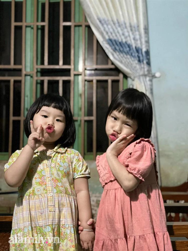 Màn cãi nhau cực cồng kềnh của 2 bé gái: Lườm, hất cằm, đấm, tát, đá chân và cái kết khiến ai nấy xỉu ngang-1