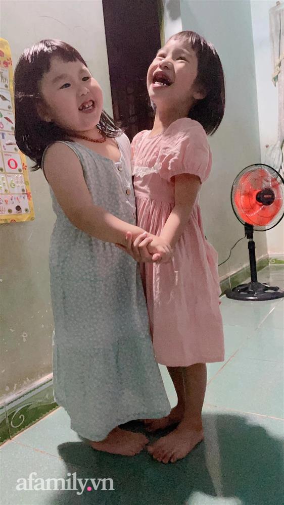Màn cãi nhau cực cồng kềnh của 2 bé gái: Lườm, hất cằm, đấm, tát, đá chân và cái kết khiến ai nấy xỉu ngang-3