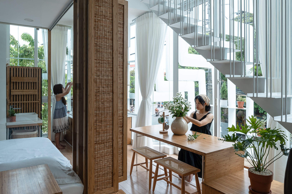 Nhà tồi tàn 18 năm tuổi với 7 thành viên sinh sống lột xác ngoạn mục, khoác lớp áo trắng xinh, đẹp lung linh giữa phố Huế-15