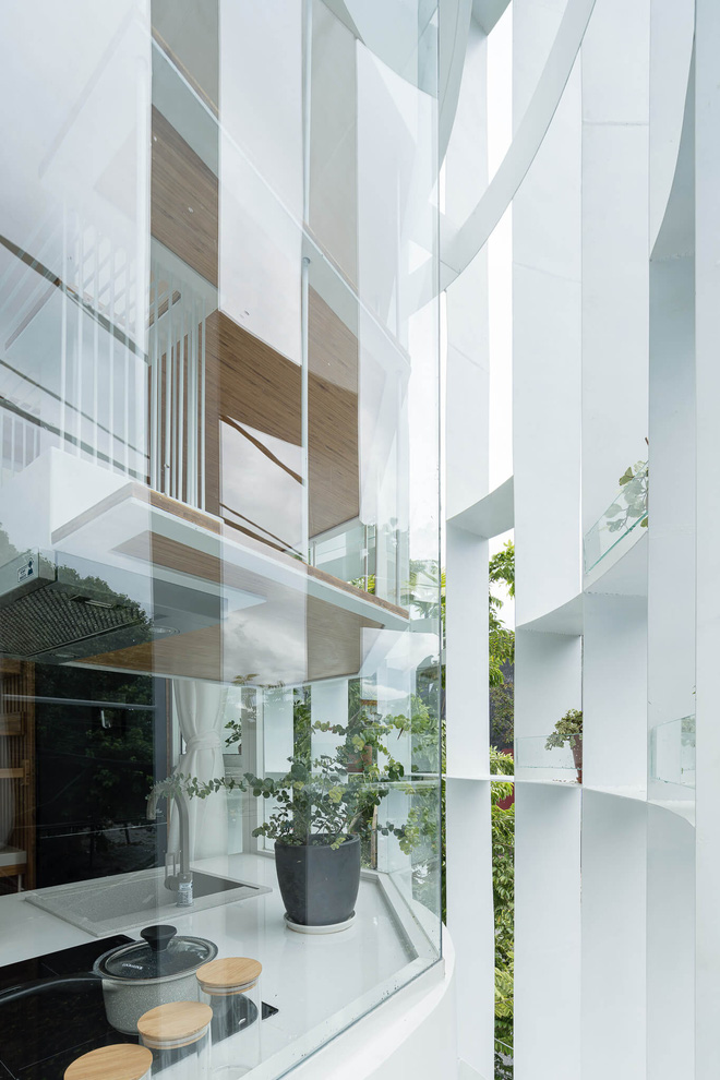 Nhà tồi tàn 18 năm tuổi với 7 thành viên sinh sống lột xác ngoạn mục, khoác lớp áo trắng xinh, đẹp lung linh giữa phố Huế-21