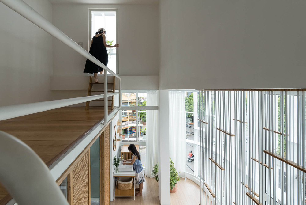 Nhà tồi tàn 18 năm tuổi với 7 thành viên sinh sống lột xác ngoạn mục, khoác lớp áo trắng xinh, đẹp lung linh giữa phố Huế-26