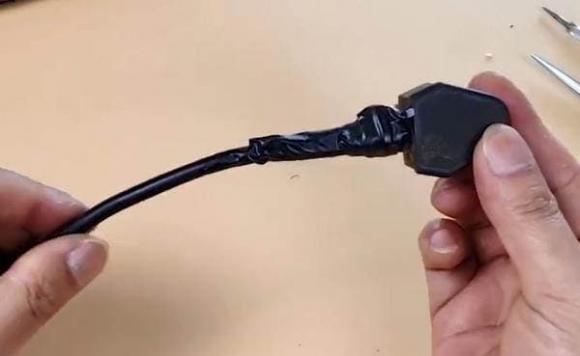 Dây cắm bị hỏng? Hướng dẫn các bạn cách xử lý, phích cắm sẽ bền như mới ngay lập tức, bạn hãy thử nhé-4