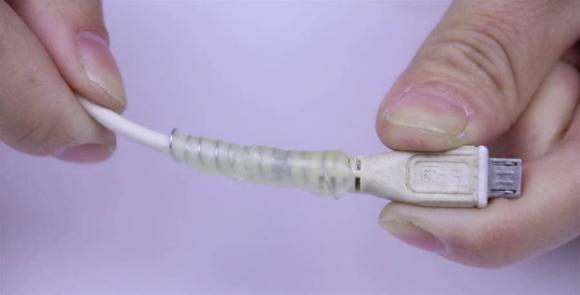 Dây cắm bị hỏng? Hướng dẫn các bạn cách xử lý, phích cắm sẽ bền như mới ngay lập tức, bạn hãy thử nhé-8