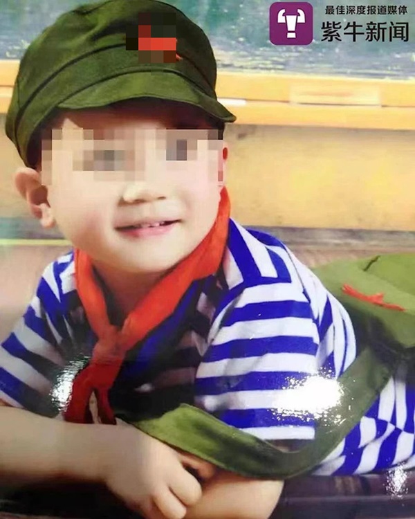 Con trai bị dì ghẻ liên tục bạo hành dã man, hành động của bố mẹ ruột đứa trẻ khiến dân tình không thể ngồi yên-1