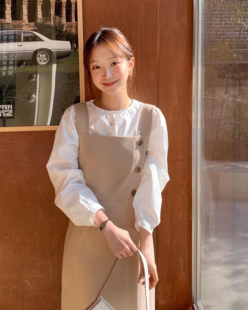 4 kiểu váy liền mặc được từ xuân sang hè, chị em sắm luôn từ bây giờ là sáng suốt-1