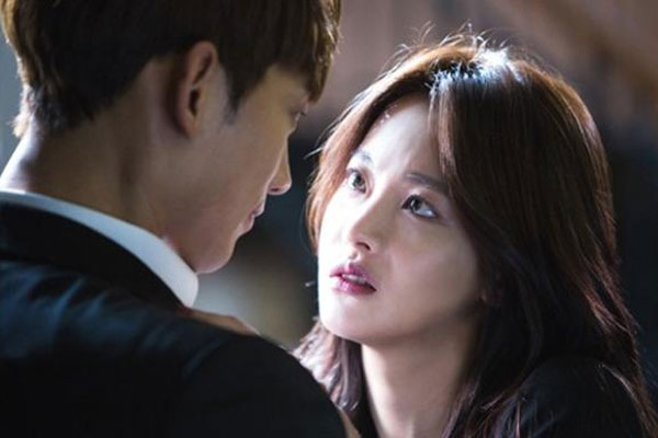 Hai tháng liền chồng đòi mở cửa phòng ngủ, biết sự thật tôi chết cay chết đắng-2