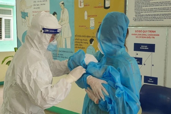 Ngày 24/2, Hà Nội lập đỉnh với 8.864 ca mắc Covid-19 mới, có 3.025 ca cộng đồng, huyện Đông Anh dẫn đầu số ca mắc-1