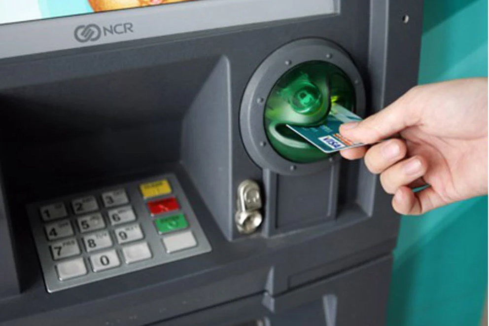 ATM không nhả tiền dù tài khoản đã bị trừ, làm theo cách này để lấy lại tiền nhanh chóng-1