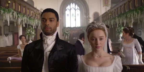 Nổ mắt loạt cảnh nóng làm nên tên tuổi Bridgerton: Cặp đôi chính lăn từ nhà ra vườn vẫn non chán!-2