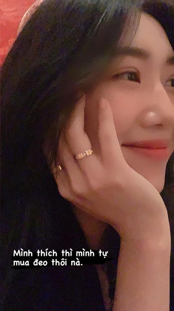 Thúy Ngân thả dáng sexy trên biển, phản hồi về tin đồn kết hôn-11