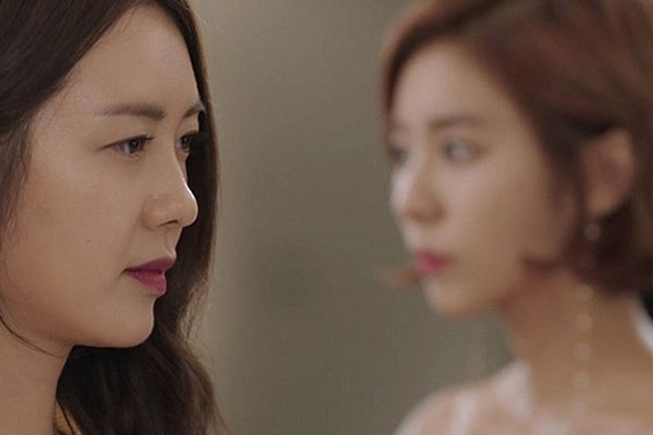 Vợ chồng tôi chuẩn bị ra tòa, bác hàng xóm mang ngay 500 triệu qua cho, tôi bật khóc trước lời giải thích của bác ấy-1