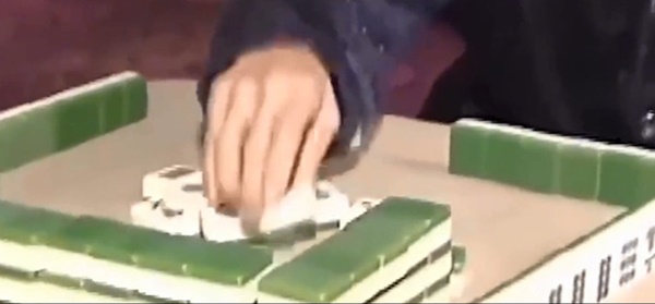 Bà lão 100 tuổi ngã bệnh rồi qua đời, sau đó đột ngột sống lại chơi mạt chược như thường, chuyên gia kiểm tra mới phát hiện chân tướng-3