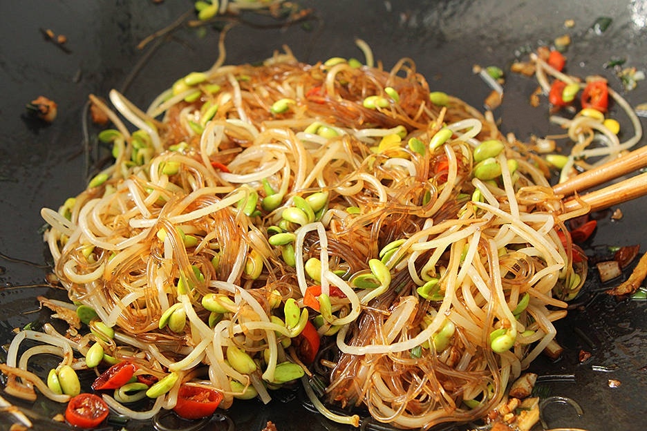 Ăn miến xào kiểu này thì không những giảm cân mà còn giúp chị em trẻ lâu, da căng mượt-5