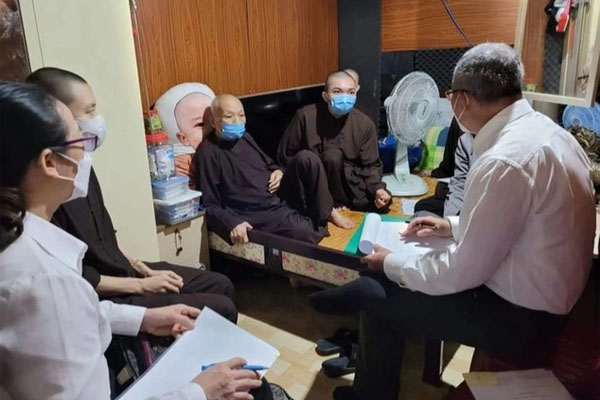 Xôn xao clip Lê Tùng Vân bực tức đập phá Tịnh Thất Bồng lai vì không tìm thấy Diễm My?-4