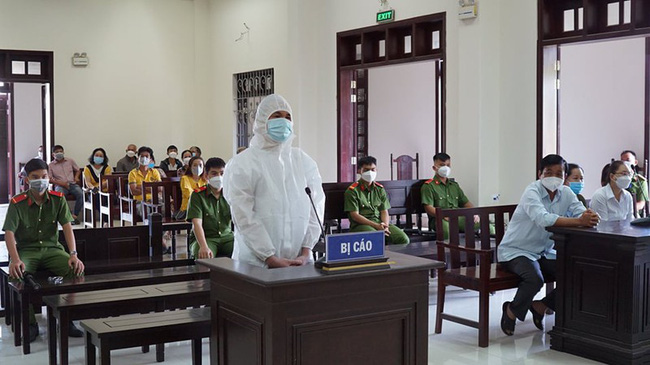 Ghen tuông, đâm chết giám đốc công ty rồi cởi hết quần để làm nhục-1