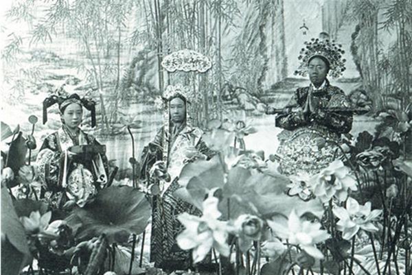 Bộ ảnh cuối thời nhà Thanh: Cận cảnh nhan sắc hầu gái xinh đẹp hơn tiểu thư đài các, Từ Hi Thái Hậu cosplay Quan Âm chụp hình-9