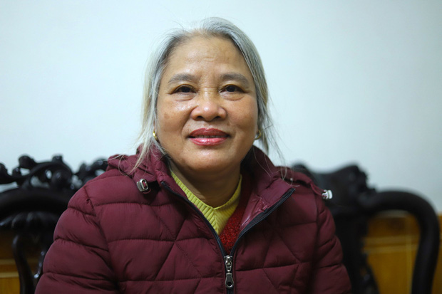 Cụ bà 72 tuổi đỗ bằng lái ô tô ngay lần đầu thi ở Hà Tĩnh: Ban đầu sợ, giờ chạy vô tư rồi-1
